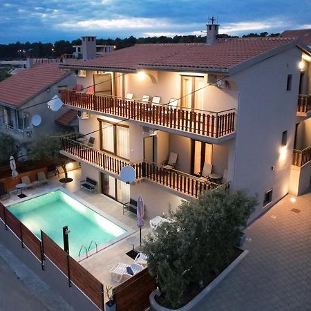 Pool Apartments Julia Zadar Exterior foto